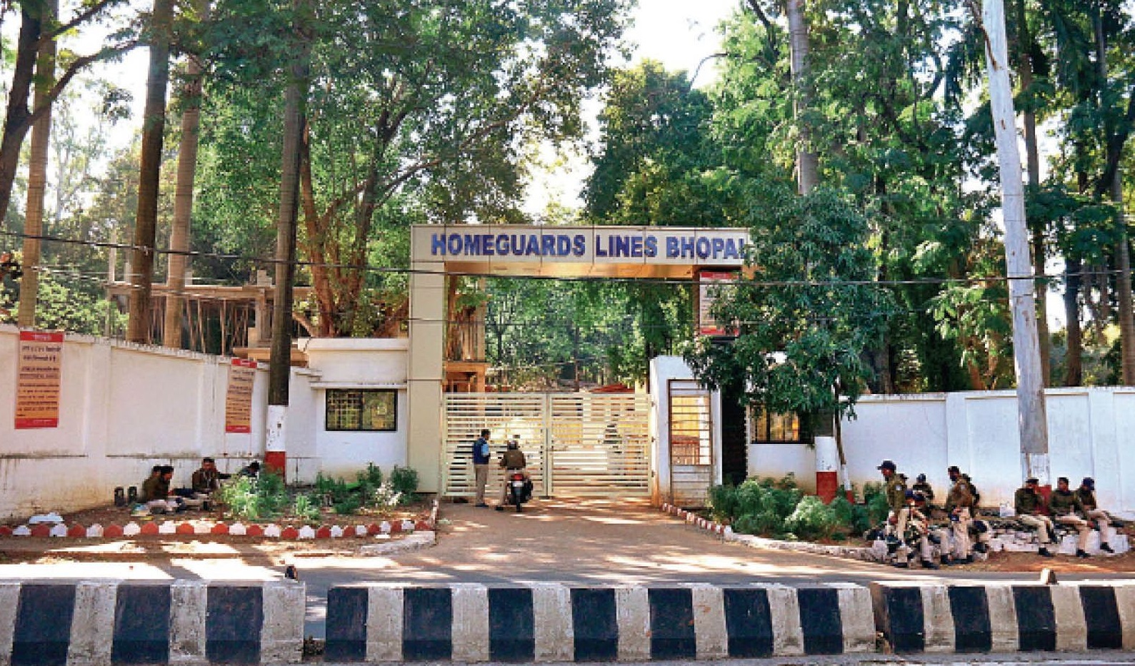 30 साल की होमगार्ड की नौकरी, रिटायर होने के बाद अब मजदूरी करने को मजबूर हुए  